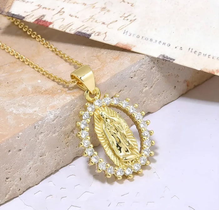 Collar Tejido Aros + Virgen de Guadalupe