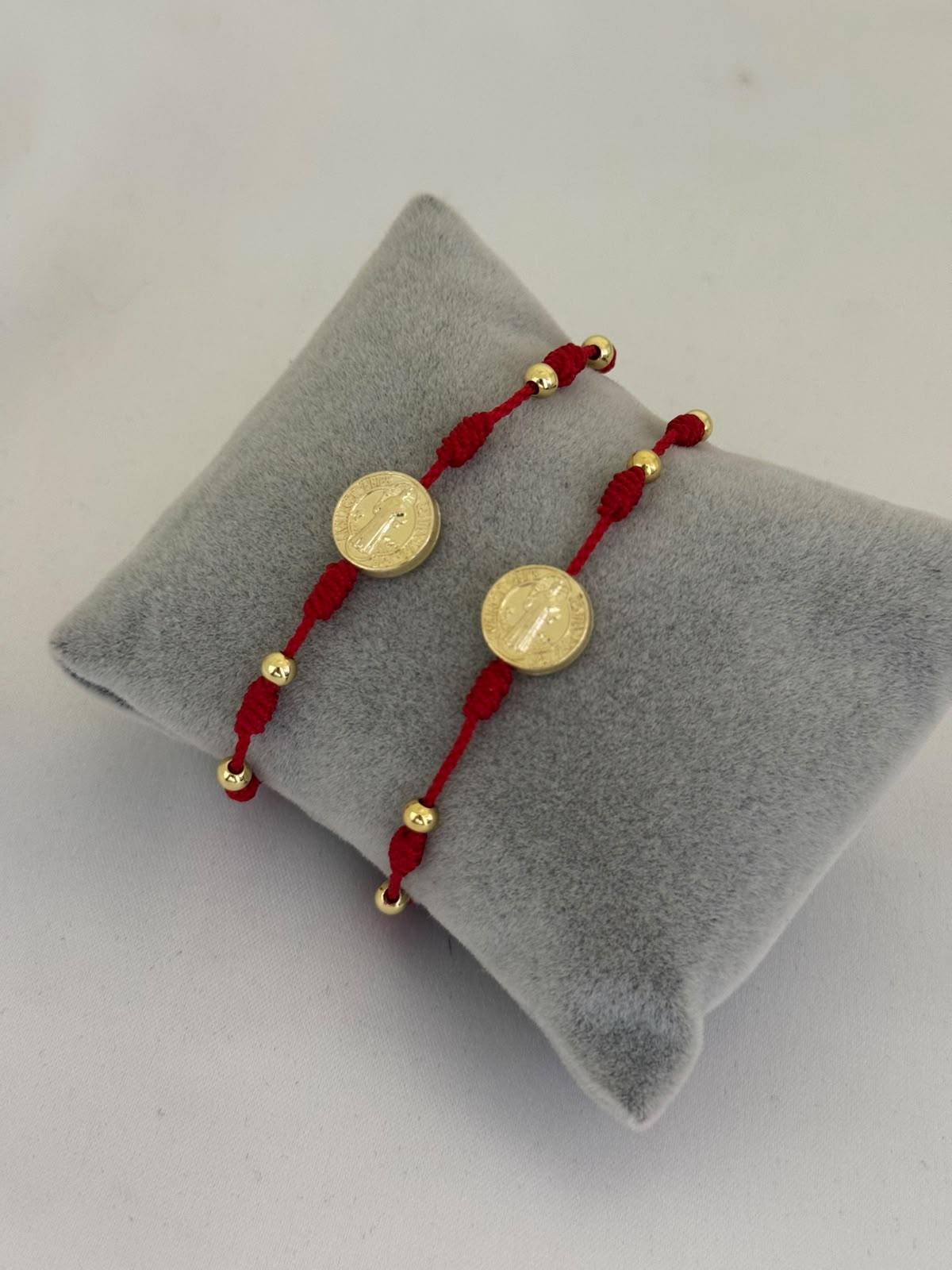 Dúo Pulseras 7 Nudos San Benito Hilo Rojo