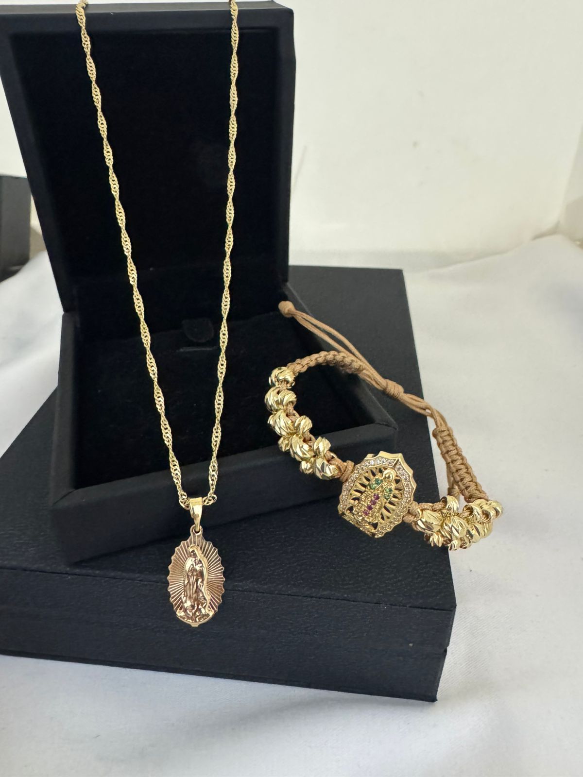 Cadena Singapur + Virgen + Pulsera