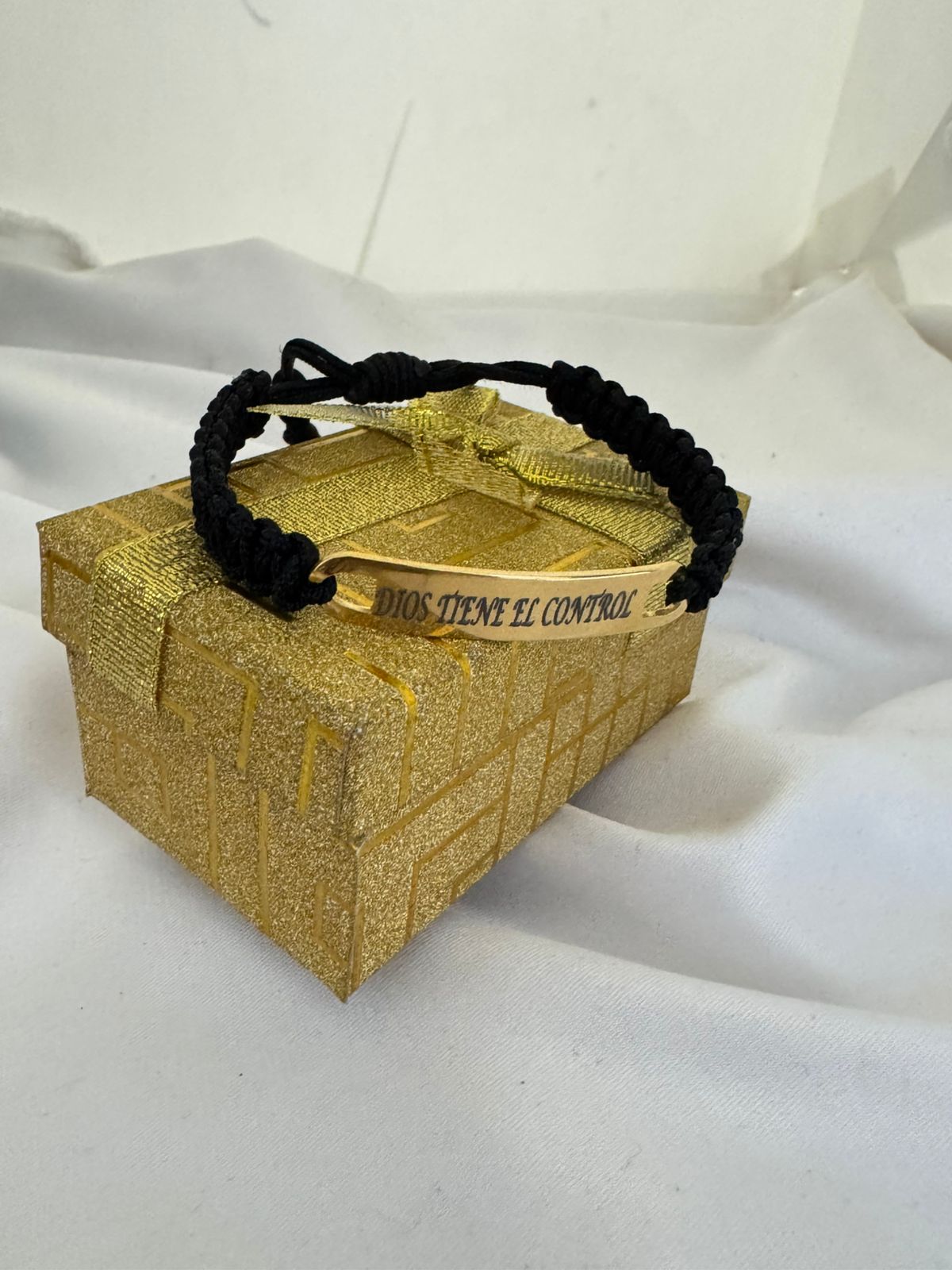 Pulsera Placa "Dios Tiene el Control"