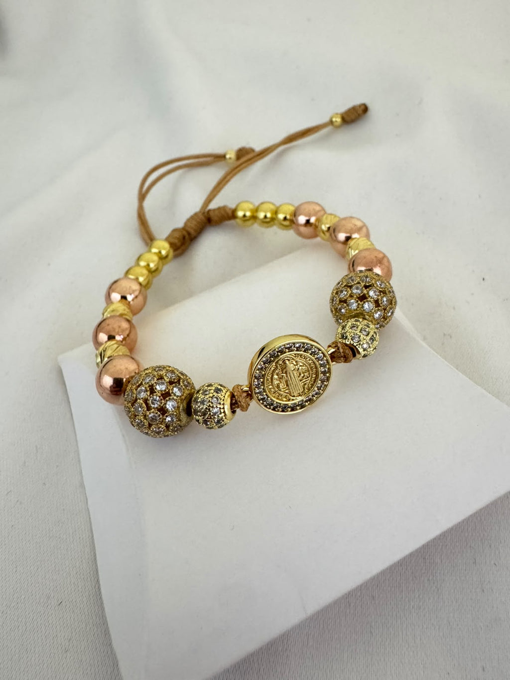 Pulsera San Benito Oro Rosa + Bola de Fuego
