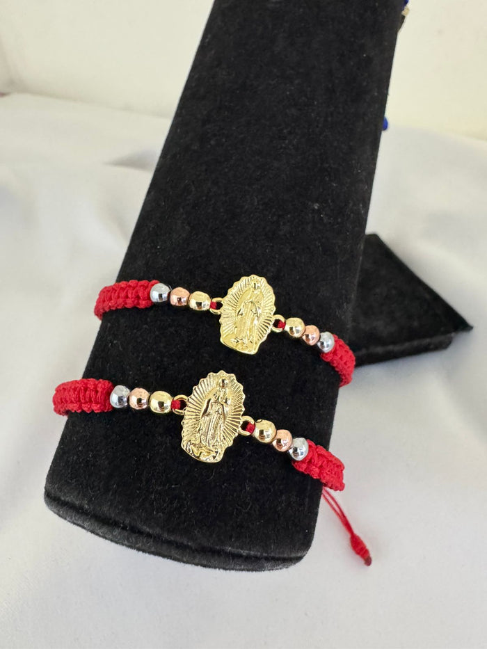 Dúo Pulseras Virgen de Guadalupe Hilo Rojo 3 Oros