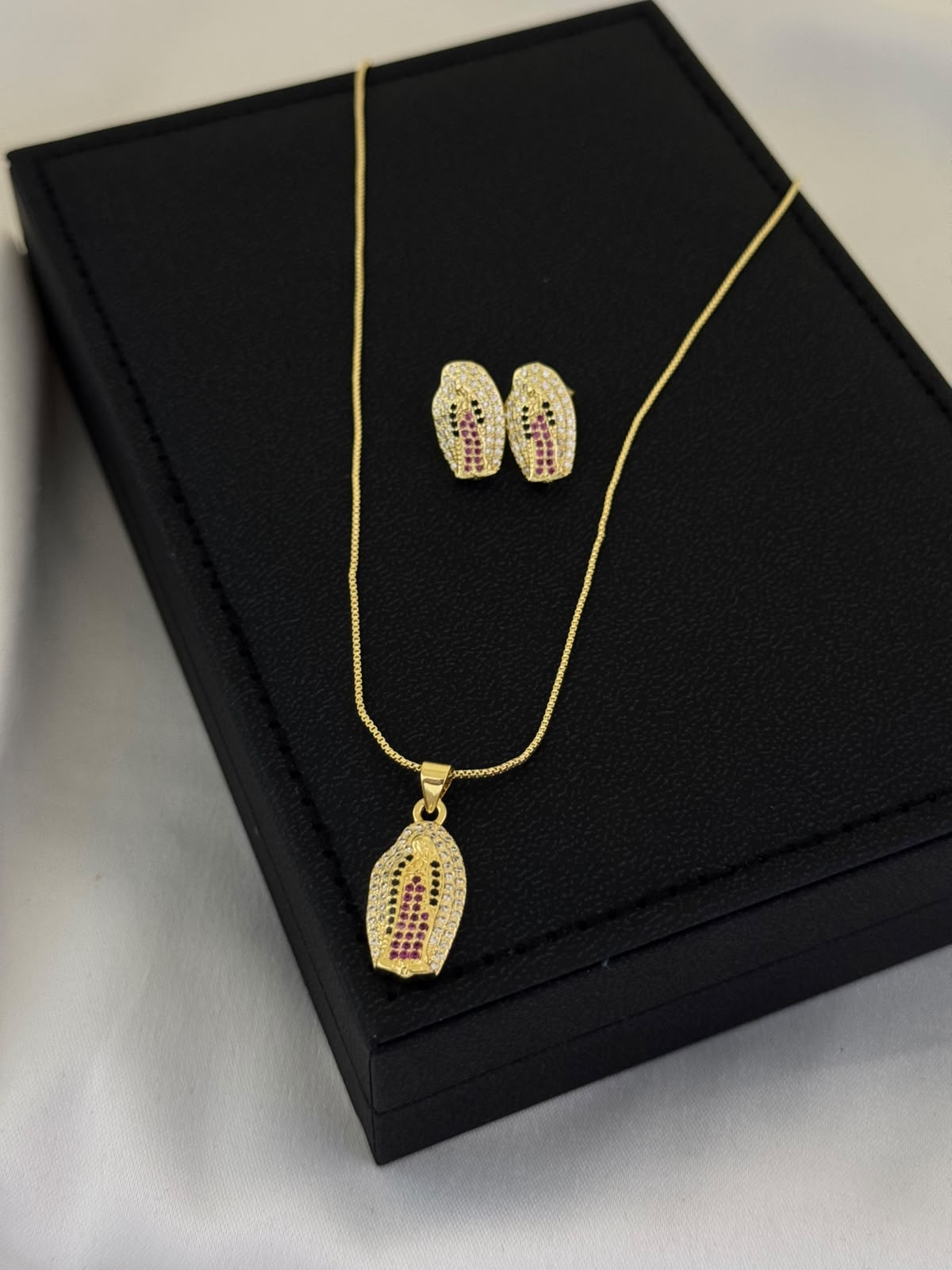 Conjunto Guadalupe: Cadena + Topos